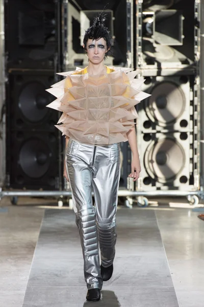 Look 6